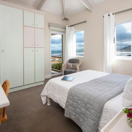 138 Marine Beachfront Guesthouse Hermanus Exterior photo