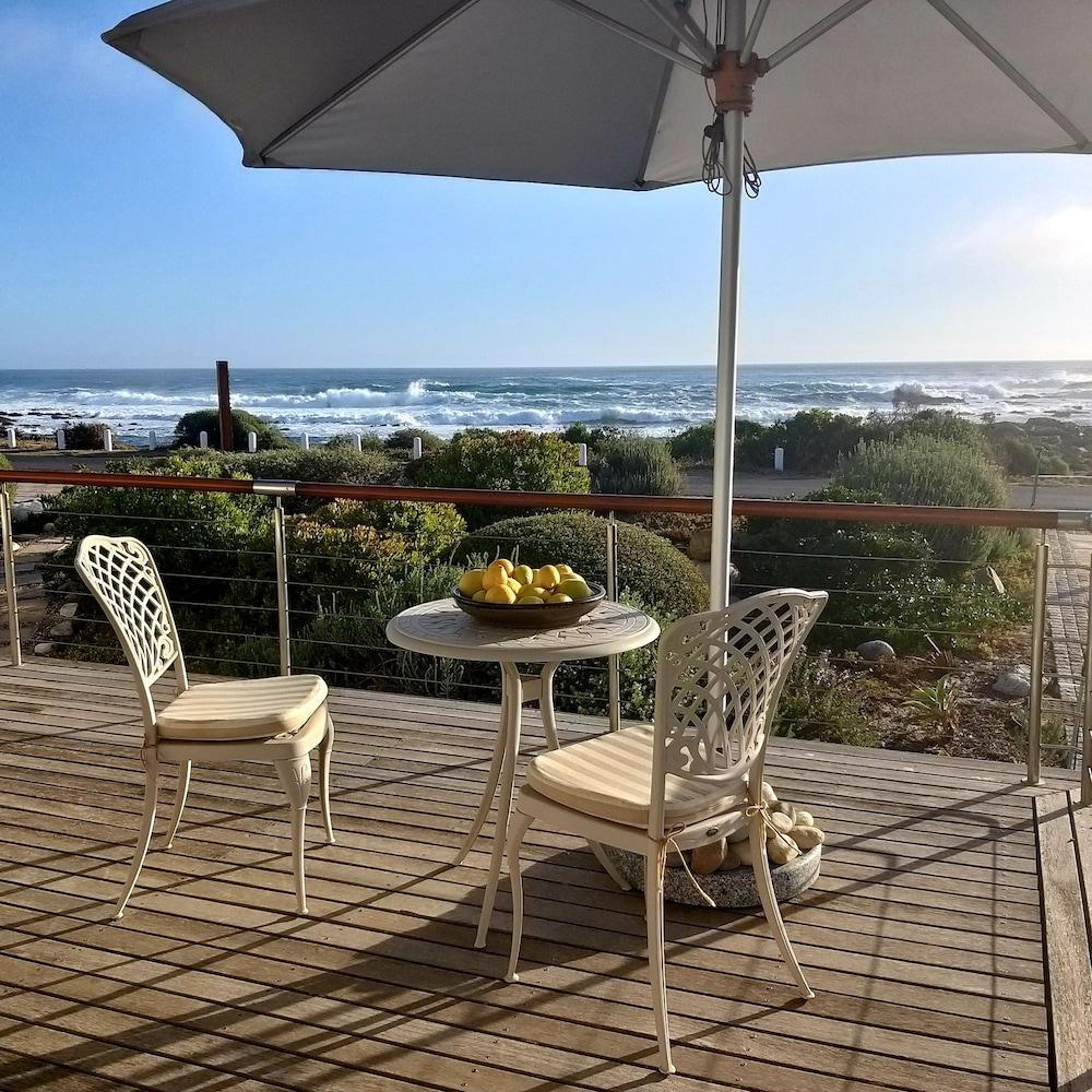 138 Marine Beachfront Guesthouse Hermanus Exterior photo