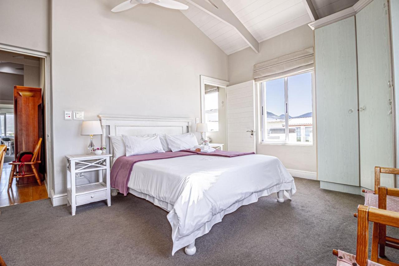 138 Marine Beachfront Guesthouse Hermanus Exterior photo