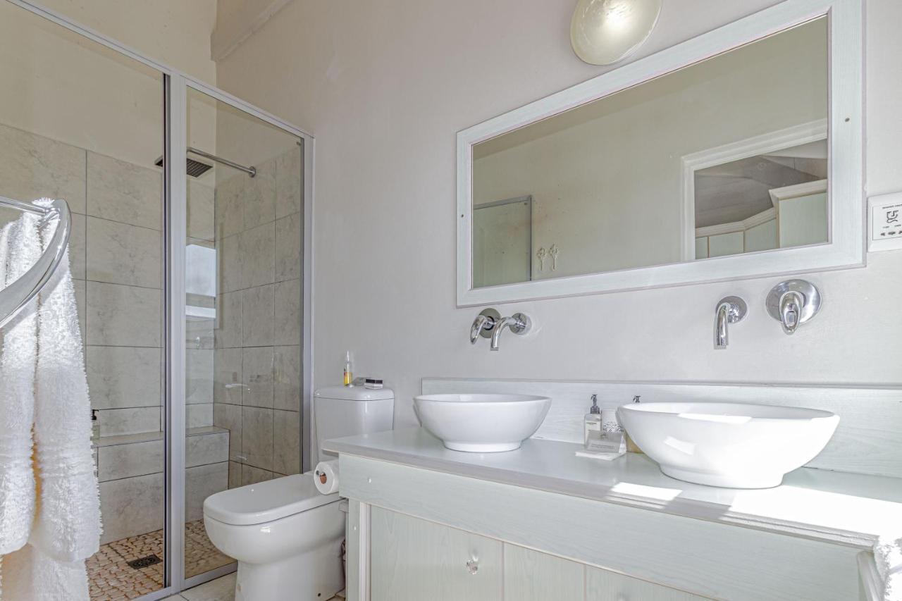 138 Marine Beachfront Guesthouse Hermanus Exterior photo
