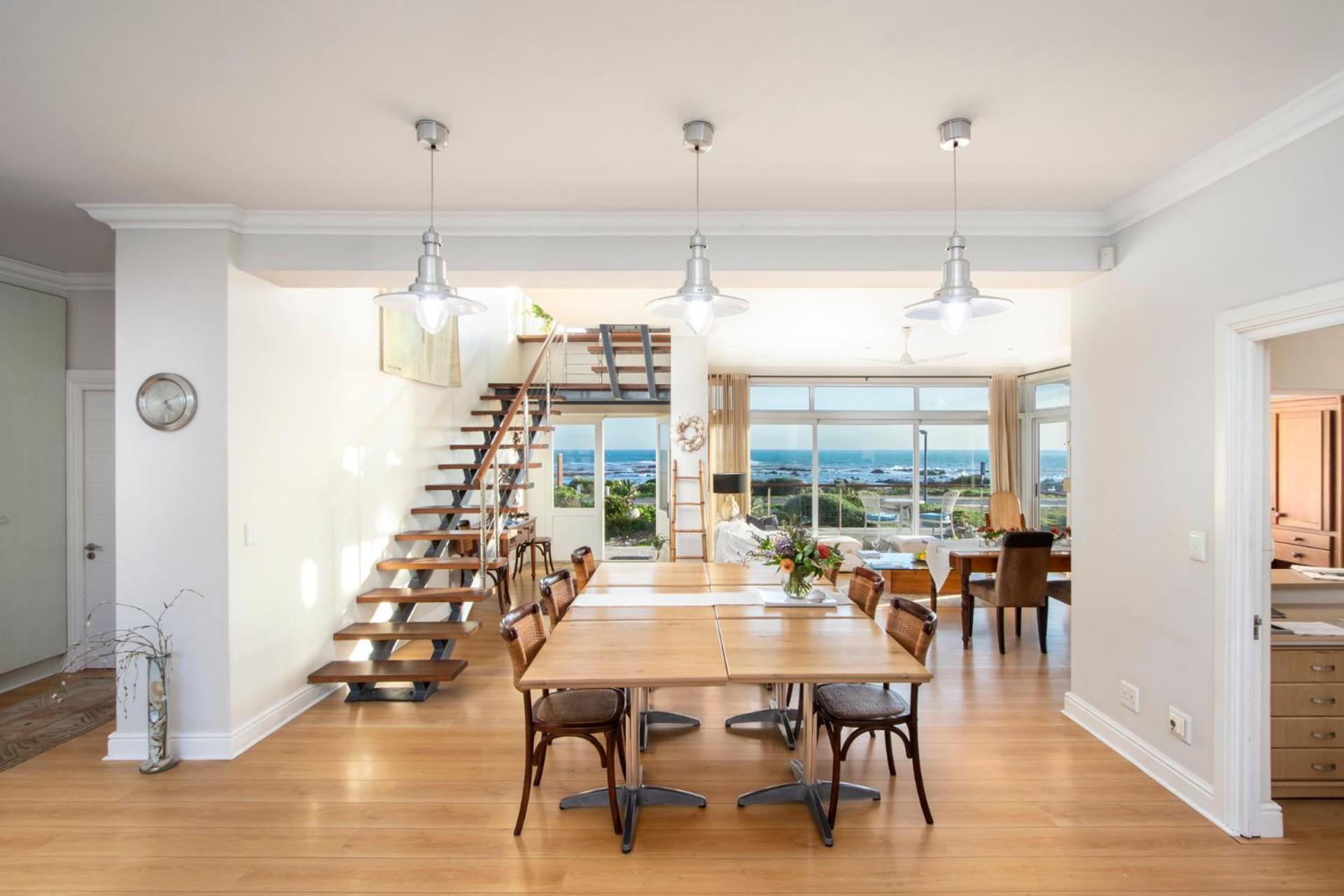 138 Marine Beachfront Guesthouse Hermanus Exterior photo