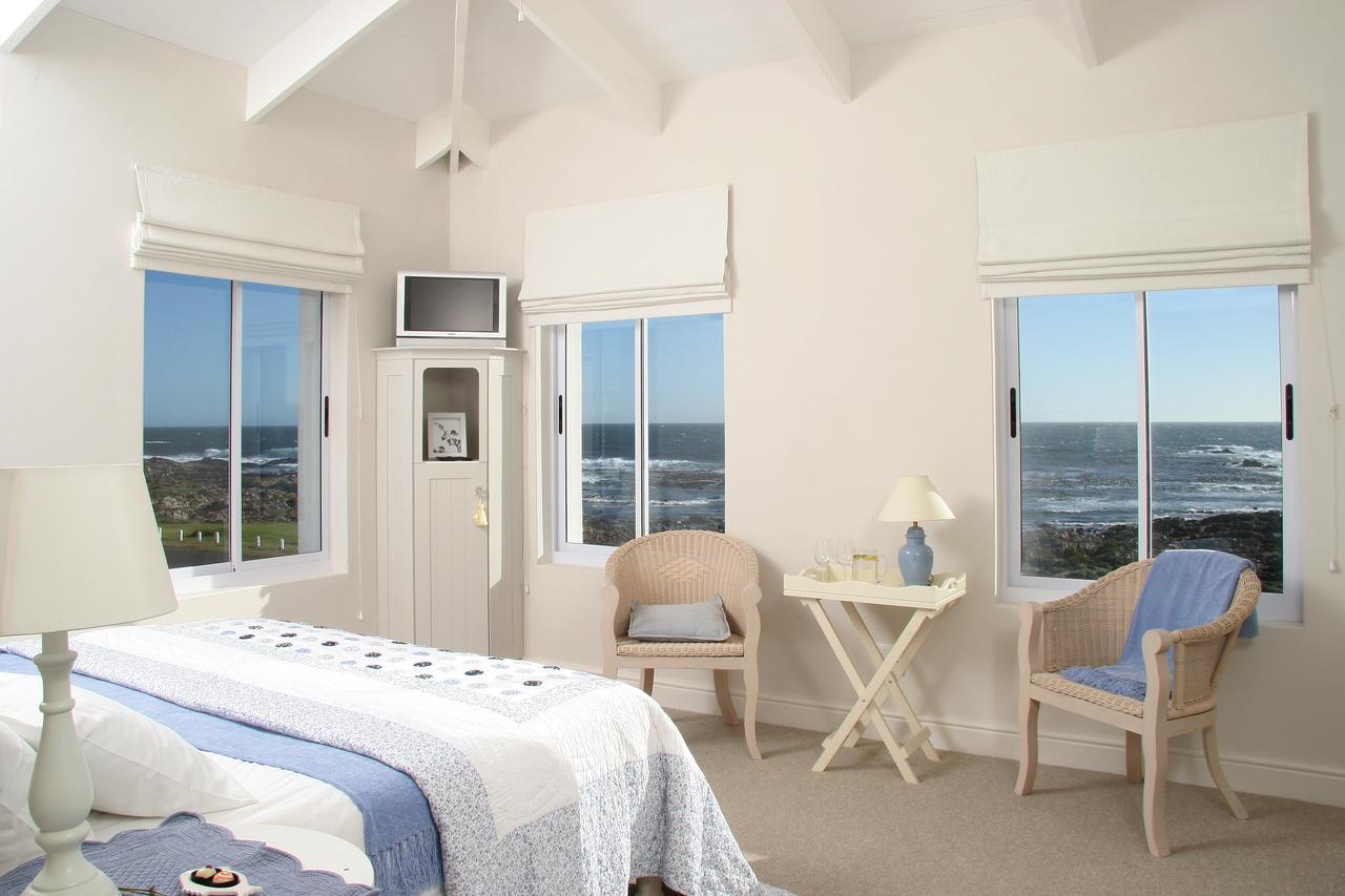 138 Marine Beachfront Guesthouse Hermanus Exterior photo