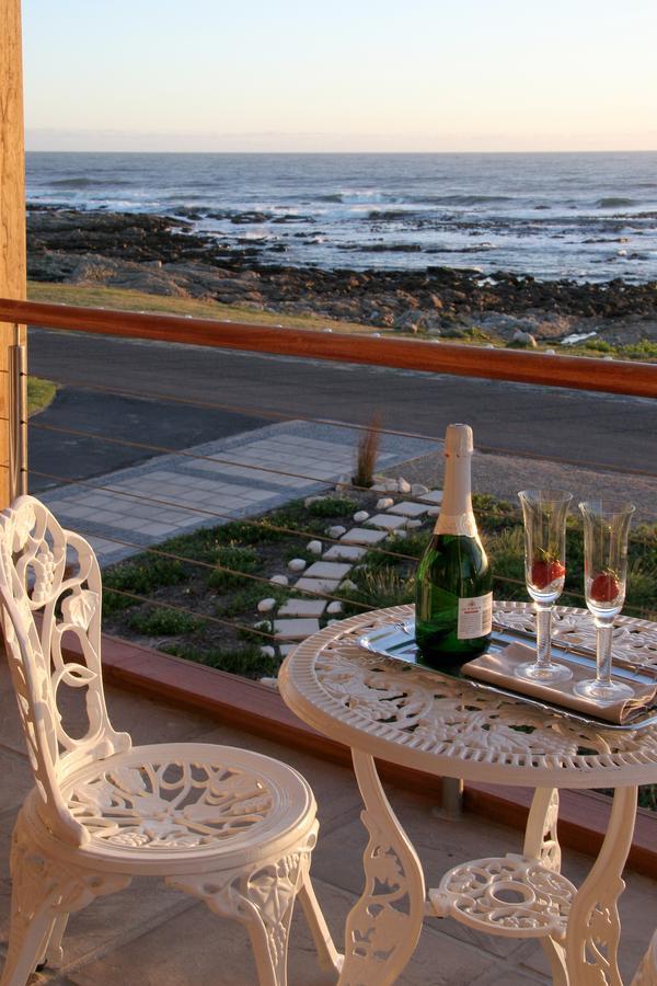 138 Marine Beachfront Guesthouse Hermanus Exterior photo