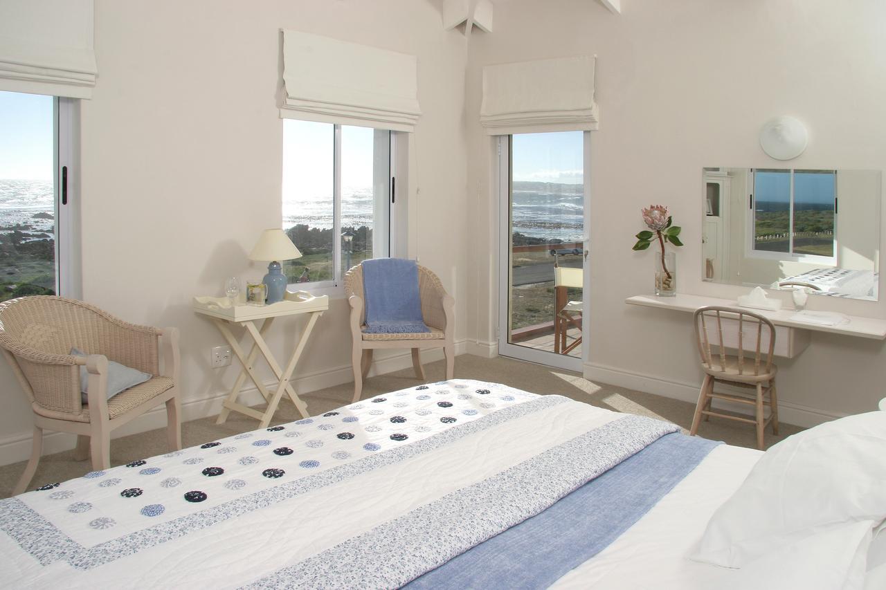 138 Marine Beachfront Guesthouse Hermanus Exterior photo