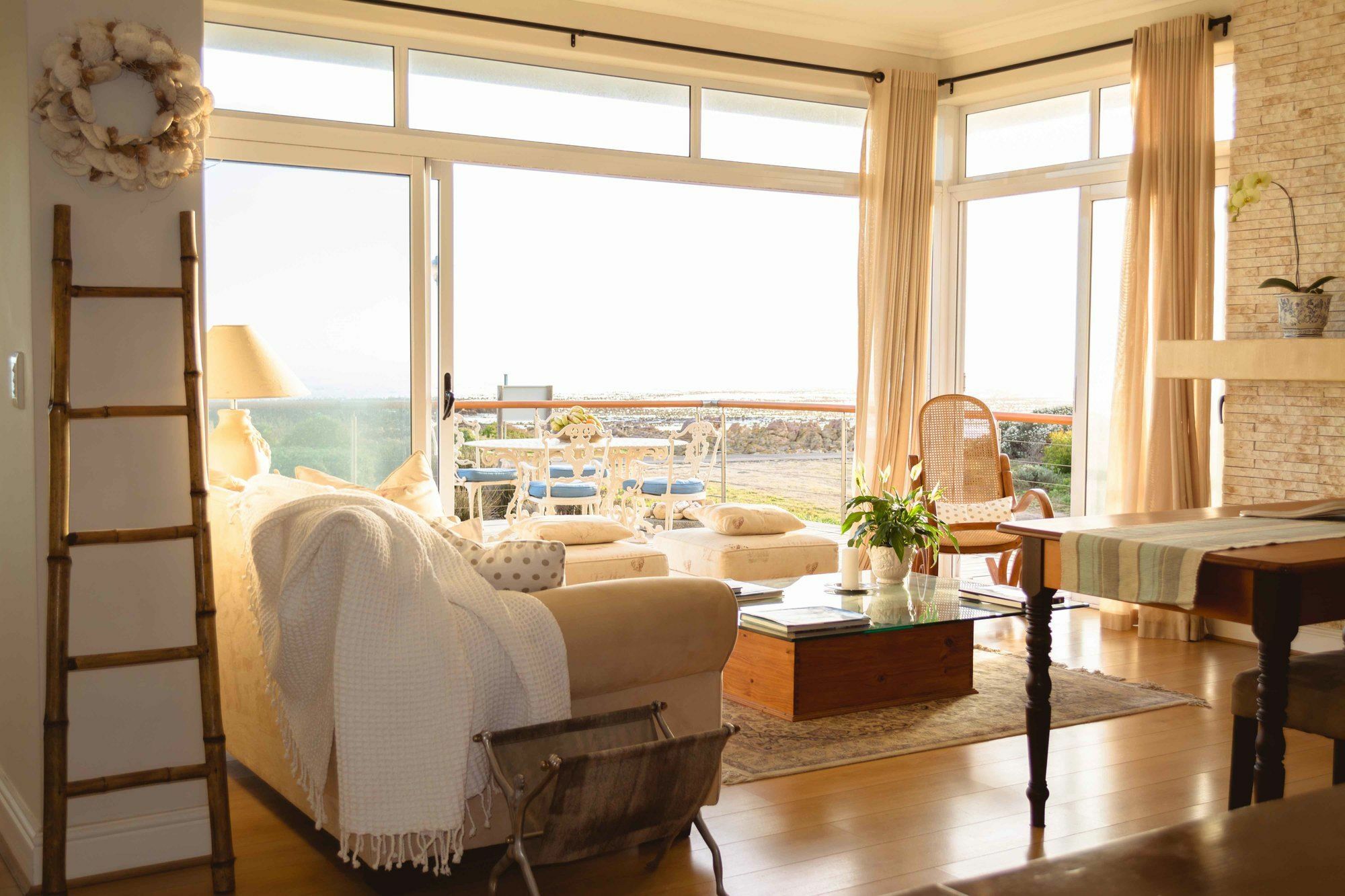 138 Marine Beachfront Guesthouse Hermanus Exterior photo